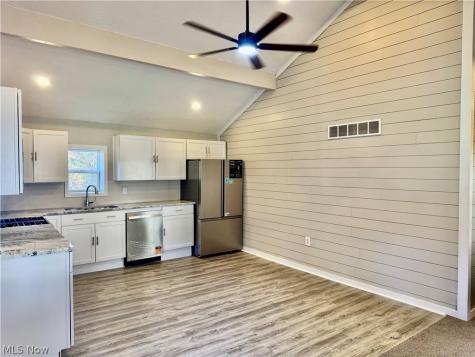 5519 N Freedom Street Ravenna OH 44266