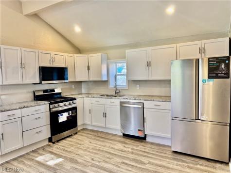 5519 N Freedom Street Ravenna OH 44266