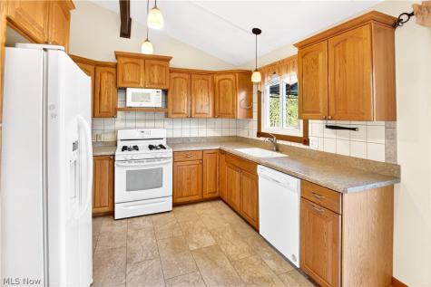 889 Pennys Drive Brunswick OH 44212