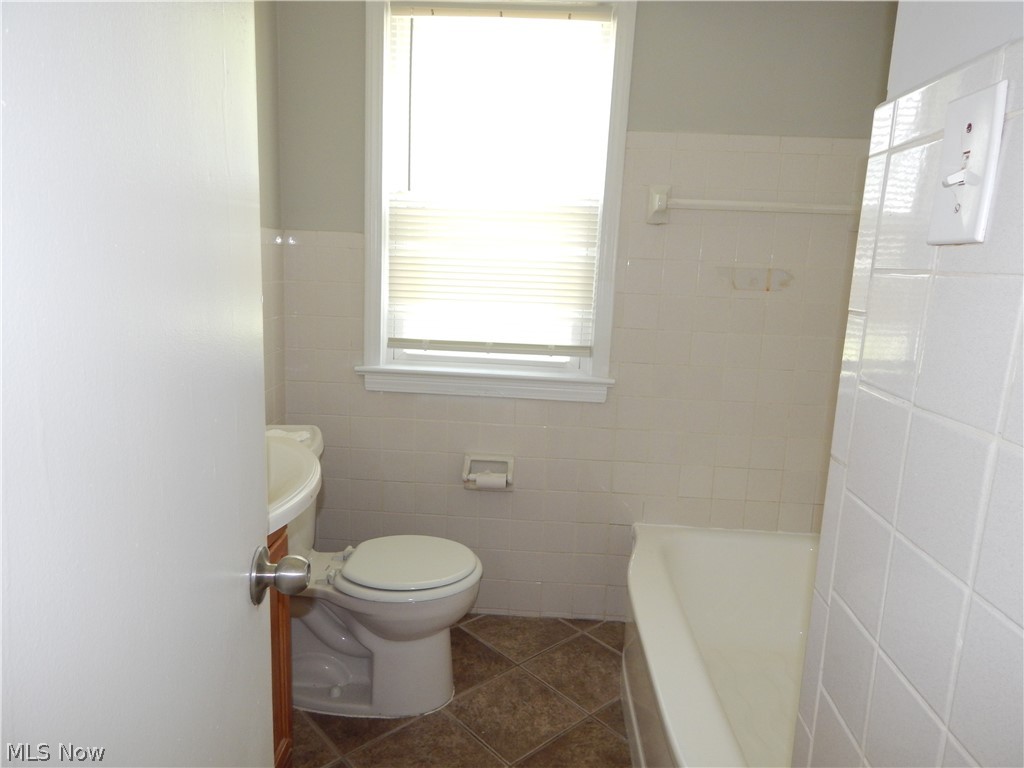 14118 Kennerdown Avenue Maple Heights OH 44137