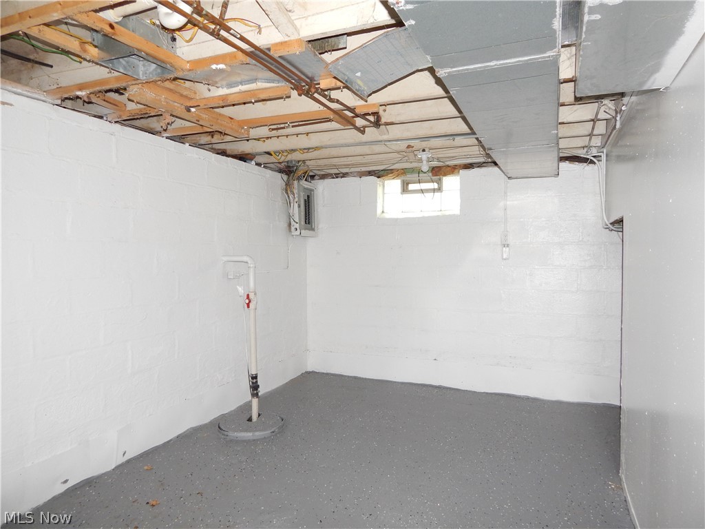14118 Kennerdown Avenue Maple Heights OH 44137