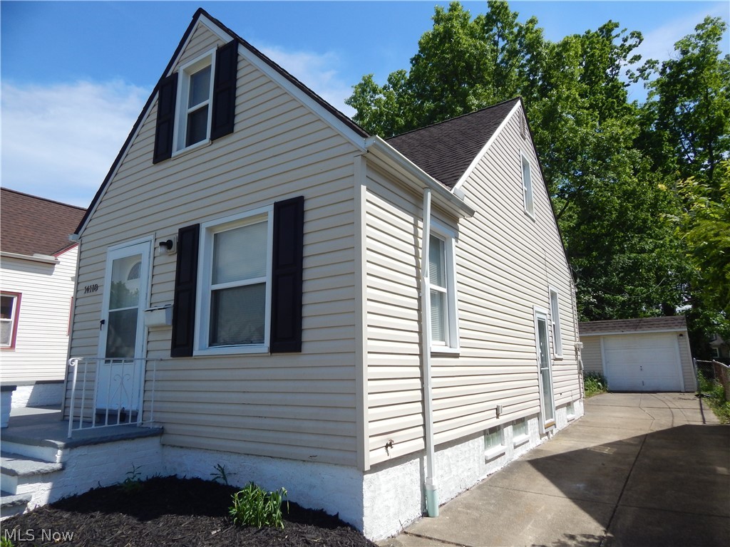 14118 Kennerdown Avenue Maple Heights OH 44137