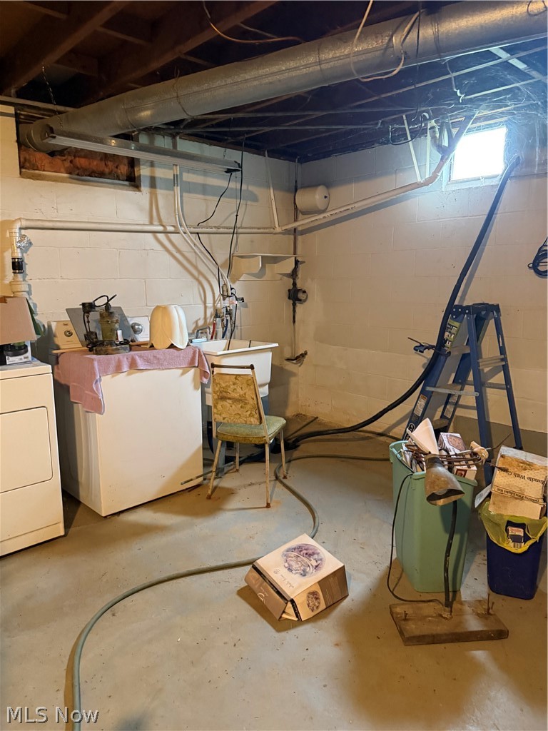 6727 Girdle Road West Farmington OH 44491