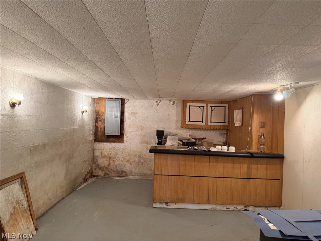 6727 Girdle Road West Farmington OH 44491
