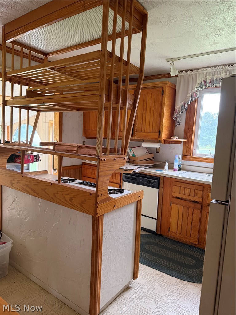 6727 Girdle Road West Farmington OH 44491