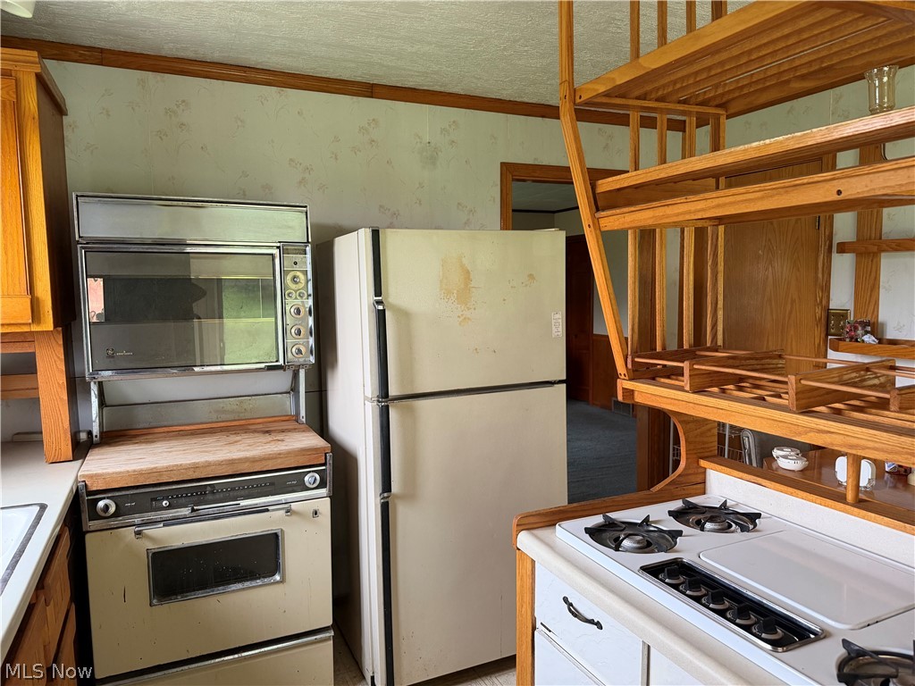 6727 Girdle Road West Farmington OH 44491