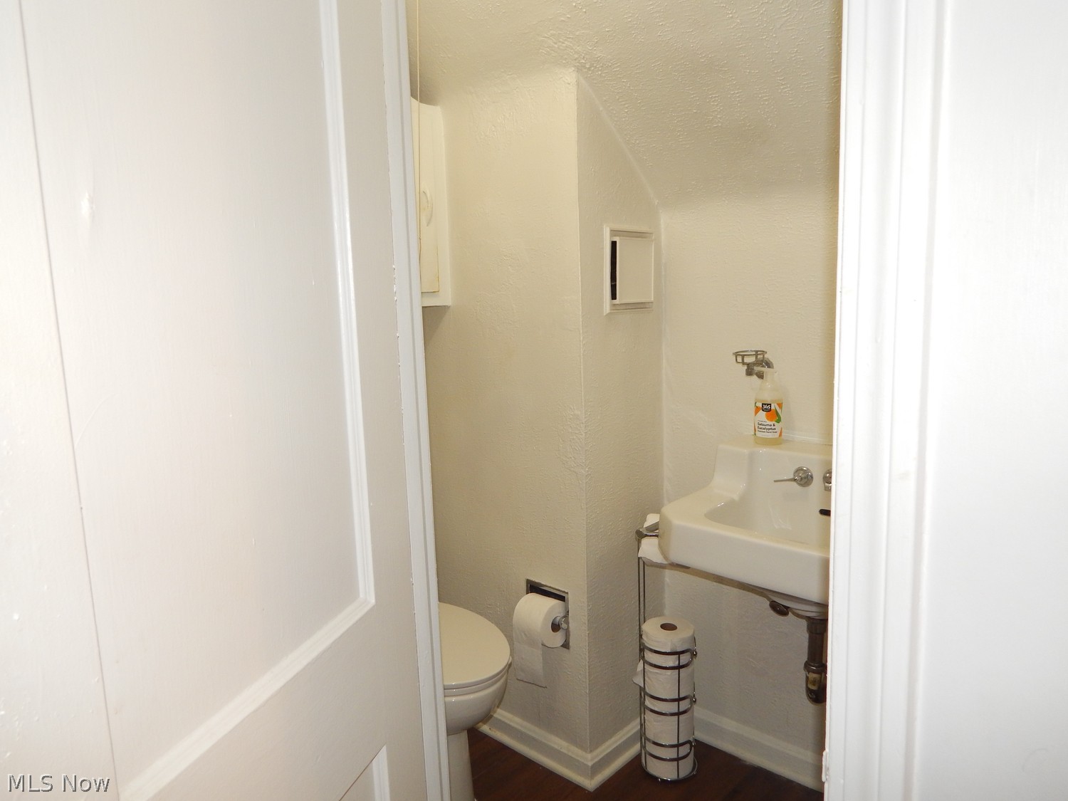 2045 Revere Road Cleveland Heights OH 44118
