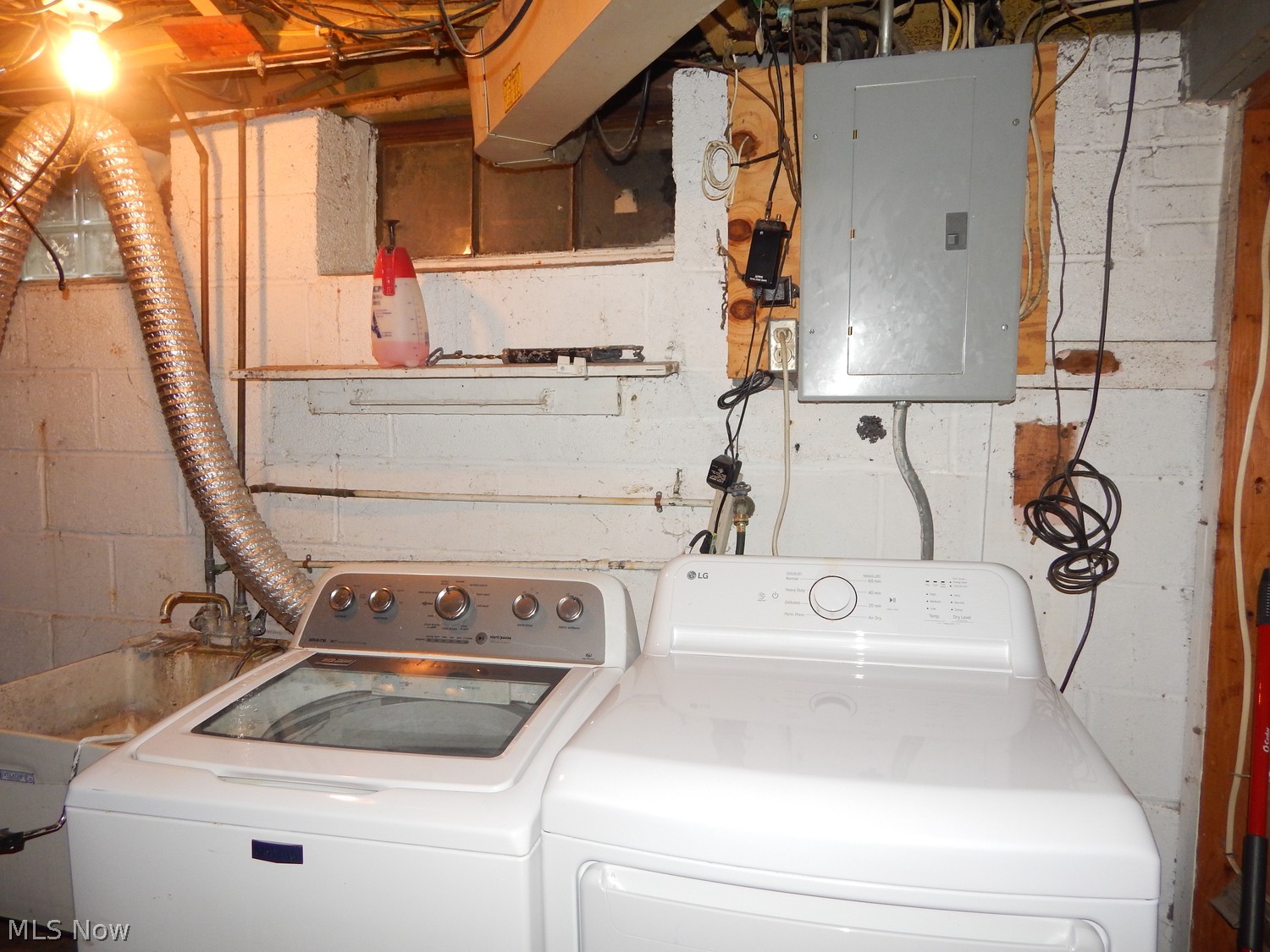 2045 Revere Road Cleveland Heights OH 44118