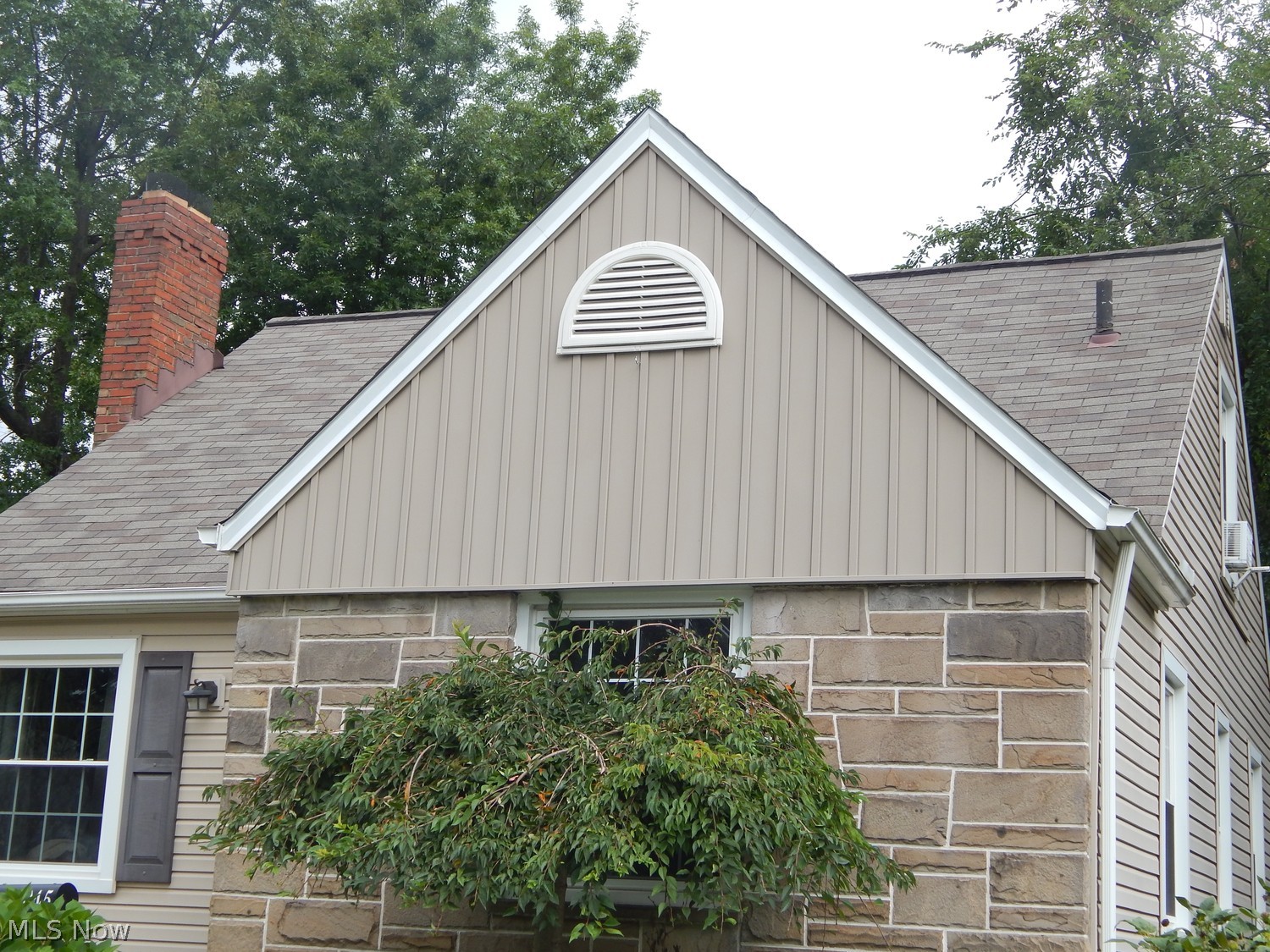 2045 Revere Road Cleveland Heights OH 44118