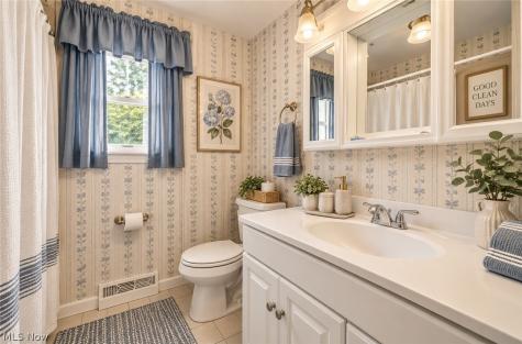 8071 Meadowdale Drive Mentor OH 44060
