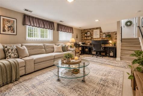 8071 Meadowdale Drive Mentor OH 44060