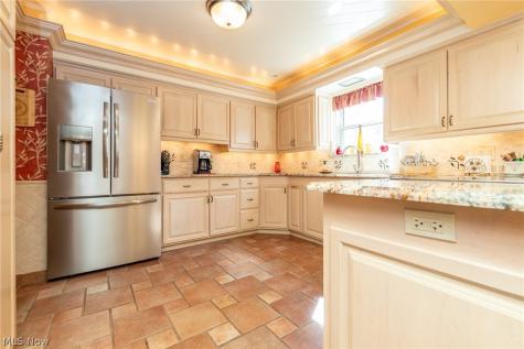 26016 Fairmount Boulevard Beachwood OH 44122