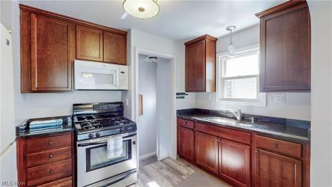 9303 S Highland Avenue Garfield Heights OH 44125