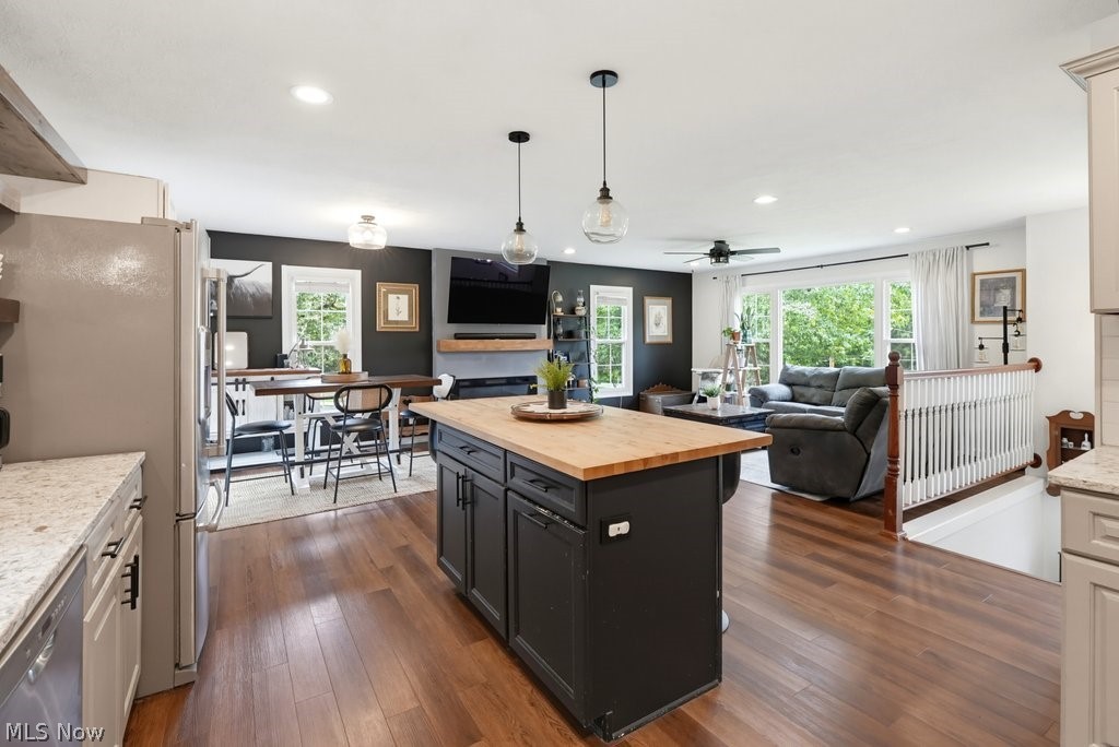 862 Dunning Road New Franklin OH 44614