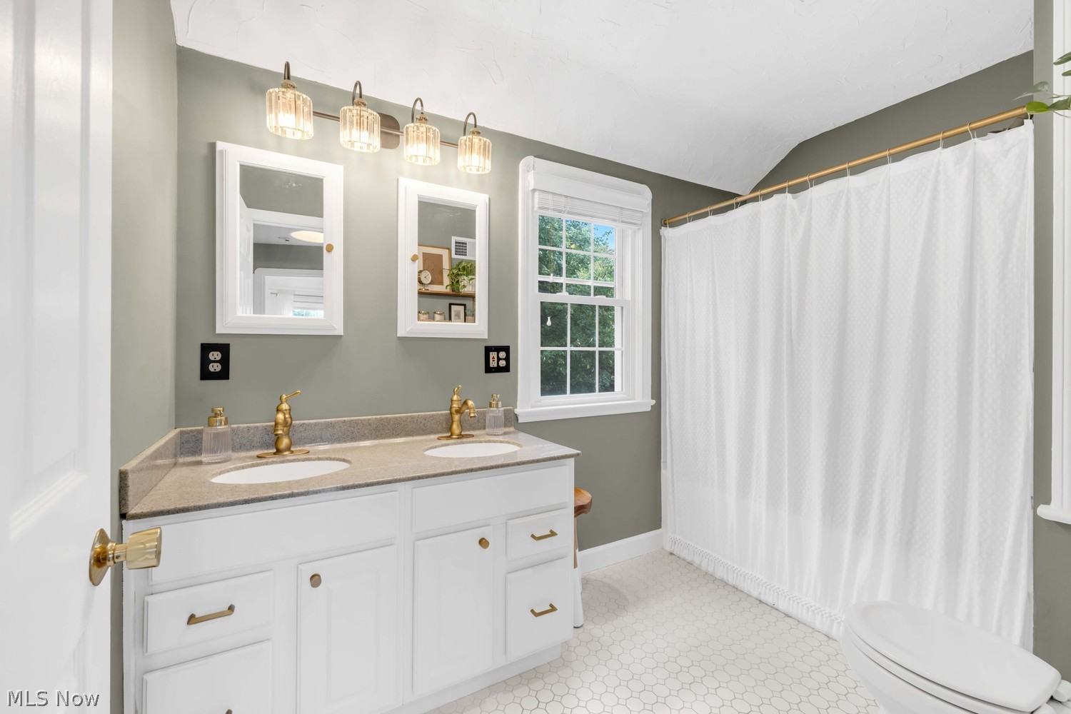 20231 Westover Avenue Rocky River OH 44116