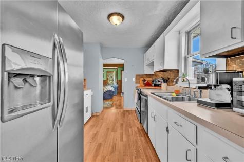 8581 Webster Road Strongsville OH 44136