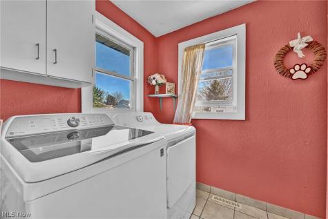 8581 Webster Road Strongsville OH 44136