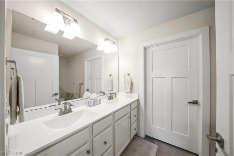 1519 Duncan Way Streetsboro OH 44241