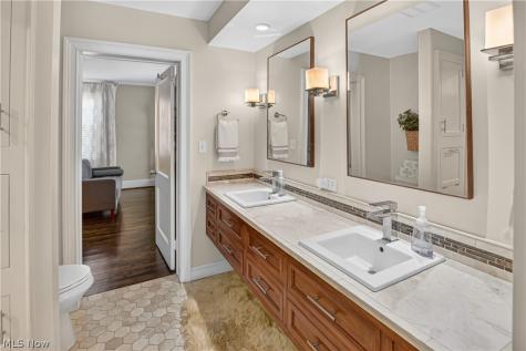 126 Columbus Street Elyria OH 44035