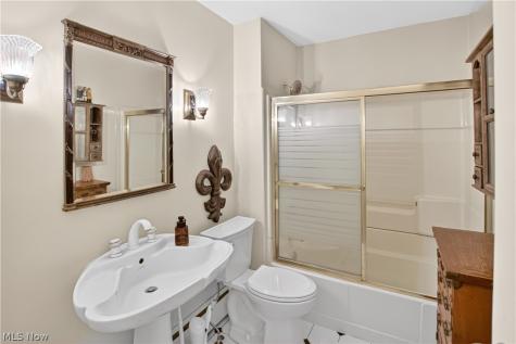 126 Columbus Street Elyria OH 44035