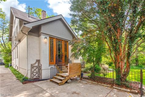 126 Columbus Street Elyria OH 44035