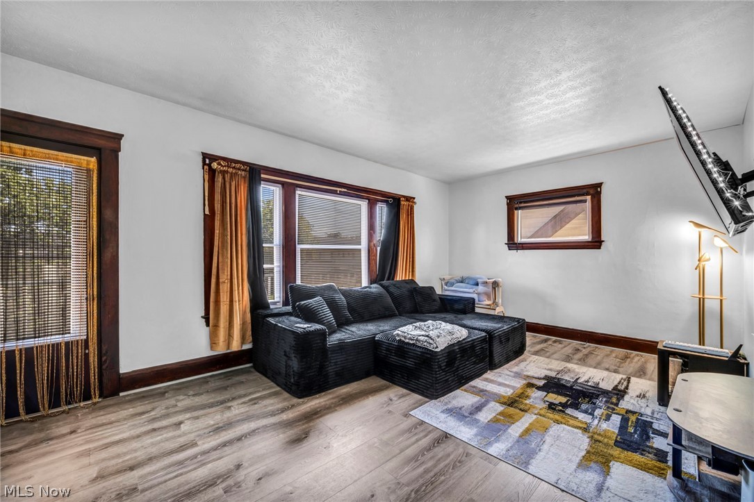 4352 W 47th Street Cleveland OH 44144