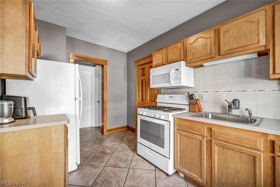 4352 W 47th Street Cleveland OH 44144