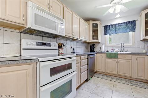 5827 Ashcroft Drive Mayfield Heights OH 44124