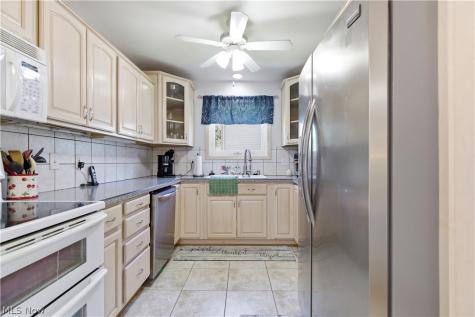 5827 Ashcroft Drive Mayfield Heights OH 44124