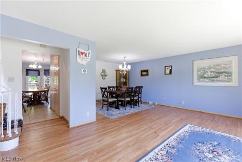 5827 Ashcroft Drive Mayfield Heights OH 44124