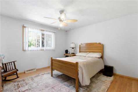 5827 Ashcroft Drive Mayfield Heights OH 44124