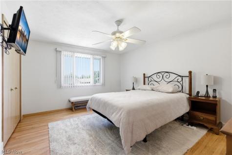 5827 Ashcroft Drive Mayfield Heights OH 44124