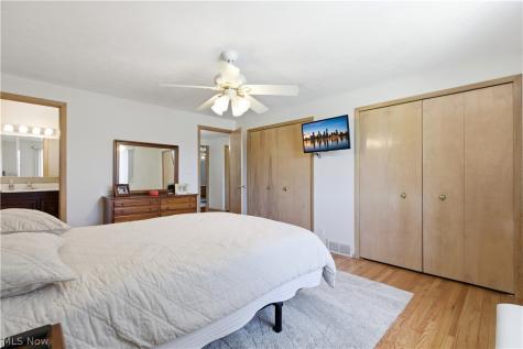 5827 Ashcroft Drive Mayfield Heights OH 44124