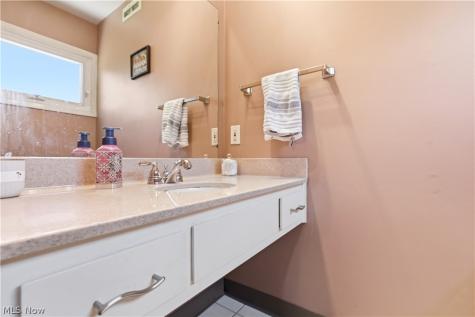 5827 Ashcroft Drive Mayfield Heights OH 44124