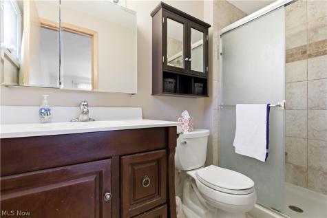 5827 Ashcroft Drive Mayfield Heights OH 44124