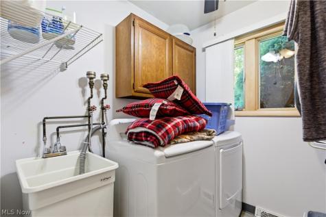5827 Ashcroft Drive Mayfield Heights OH 44124