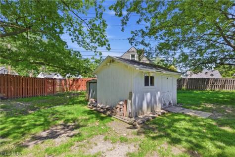5827 Ashcroft Drive Mayfield Heights OH 44124