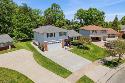 5827 Ashcroft Drive Mayfield Heights OH 44124