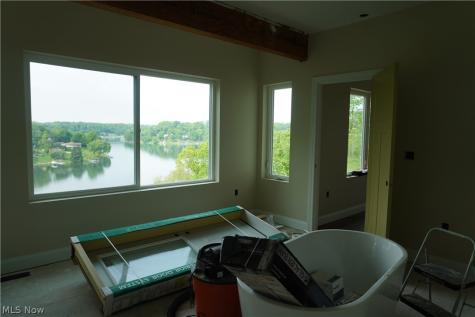 15 Huron Trail Malvern OH 44644