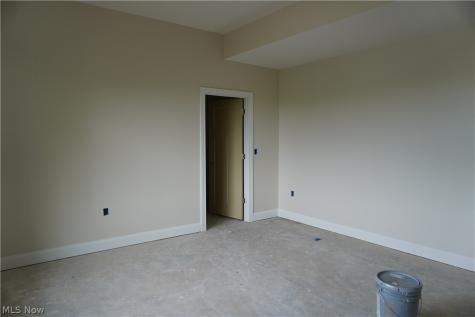 15 Huron Trail Malvern OH 44644