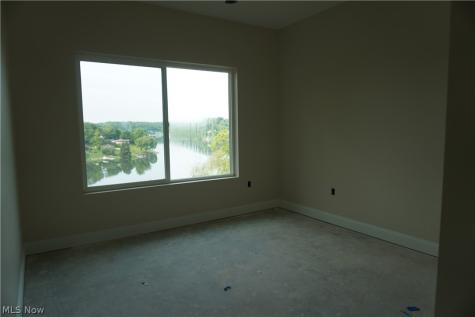 15 Huron Trail Malvern OH 44644