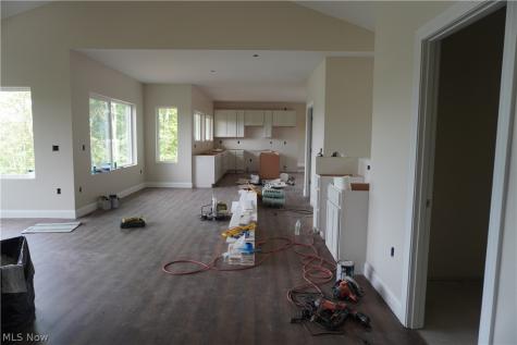 15 Huron Trail Malvern OH 44644