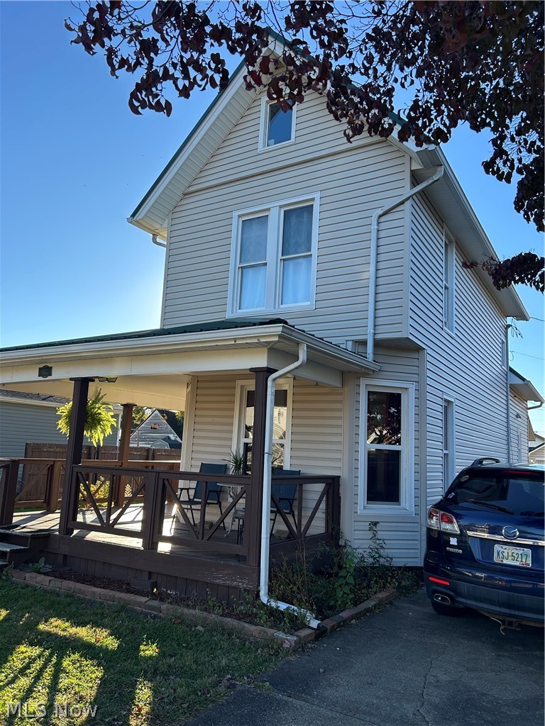 402 4th Street NW New Philadelphia OH 44663