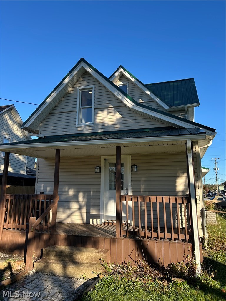402 4th Street NW New Philadelphia OH 44663