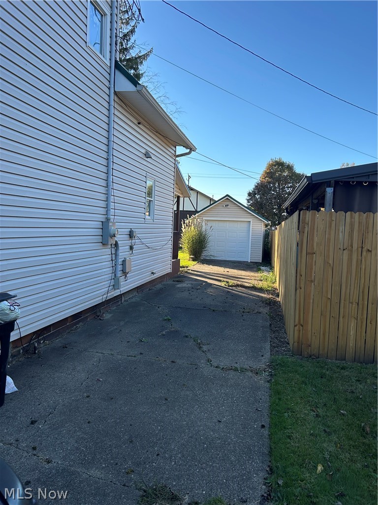 402 4th Street NW New Philadelphia OH 44663