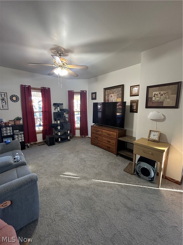 402 4th Street NW New Philadelphia OH 44663