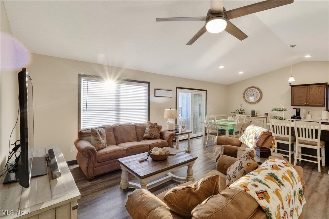 9389 Towpath Trail Seville OH 44273