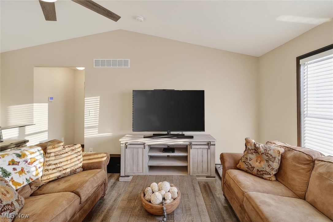 9389 Towpath Trail Seville OH 44273