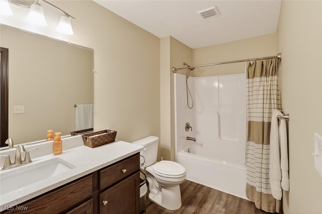 9389 Towpath Trail Seville OH 44273