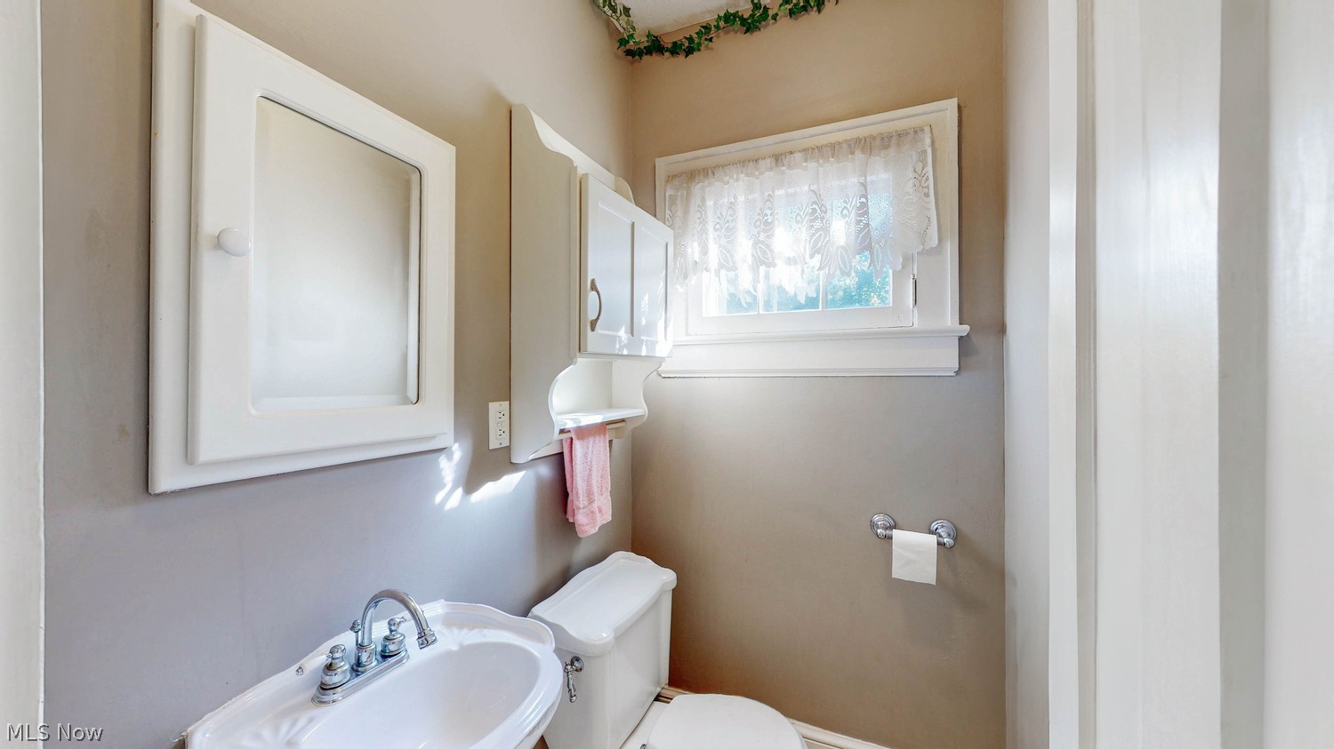 47 Castle Boulevard Akron OH 44313